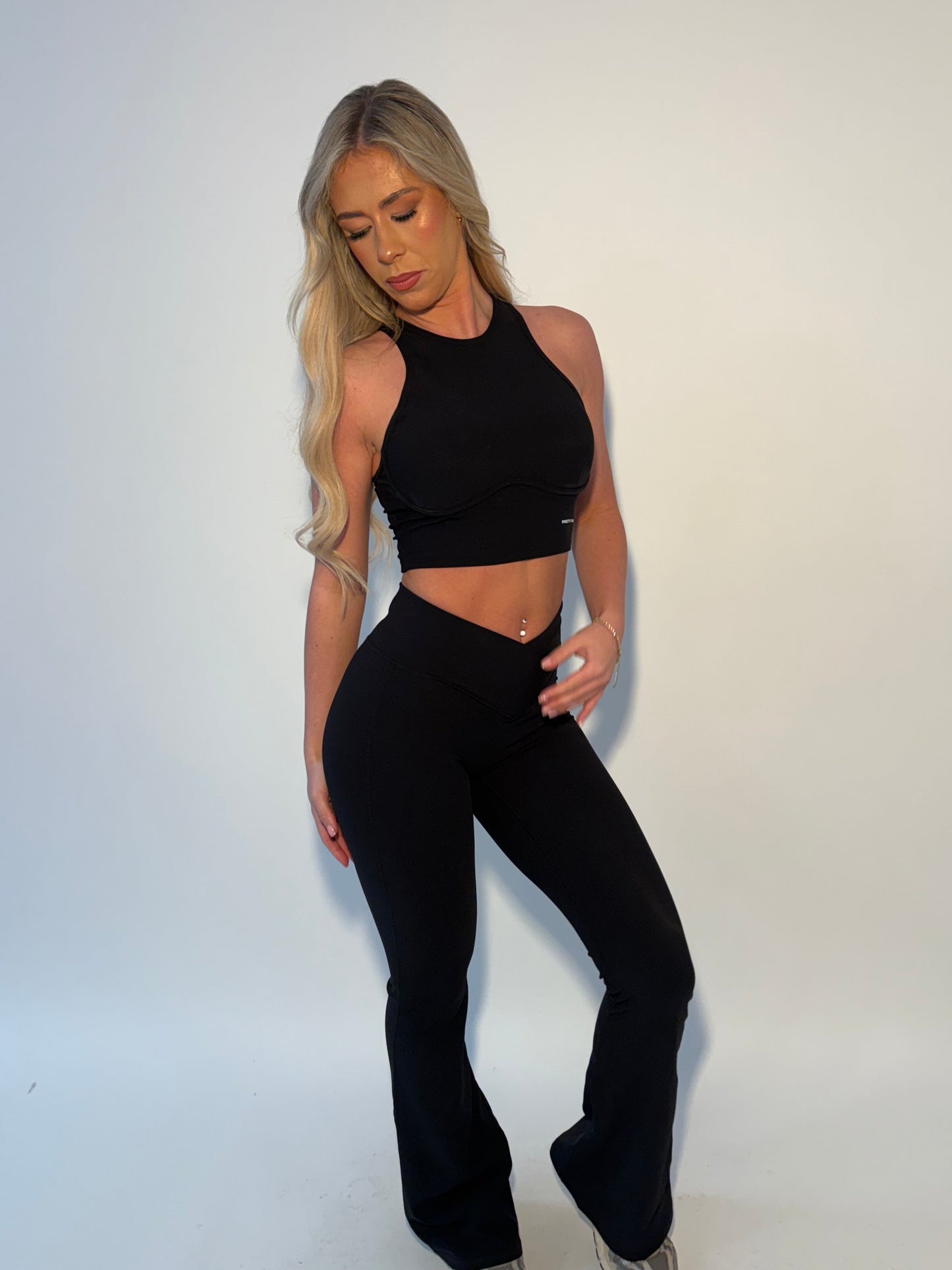 GYM GIRL ERA EXCLUSIVE Black sculpt V waist flared bottoms