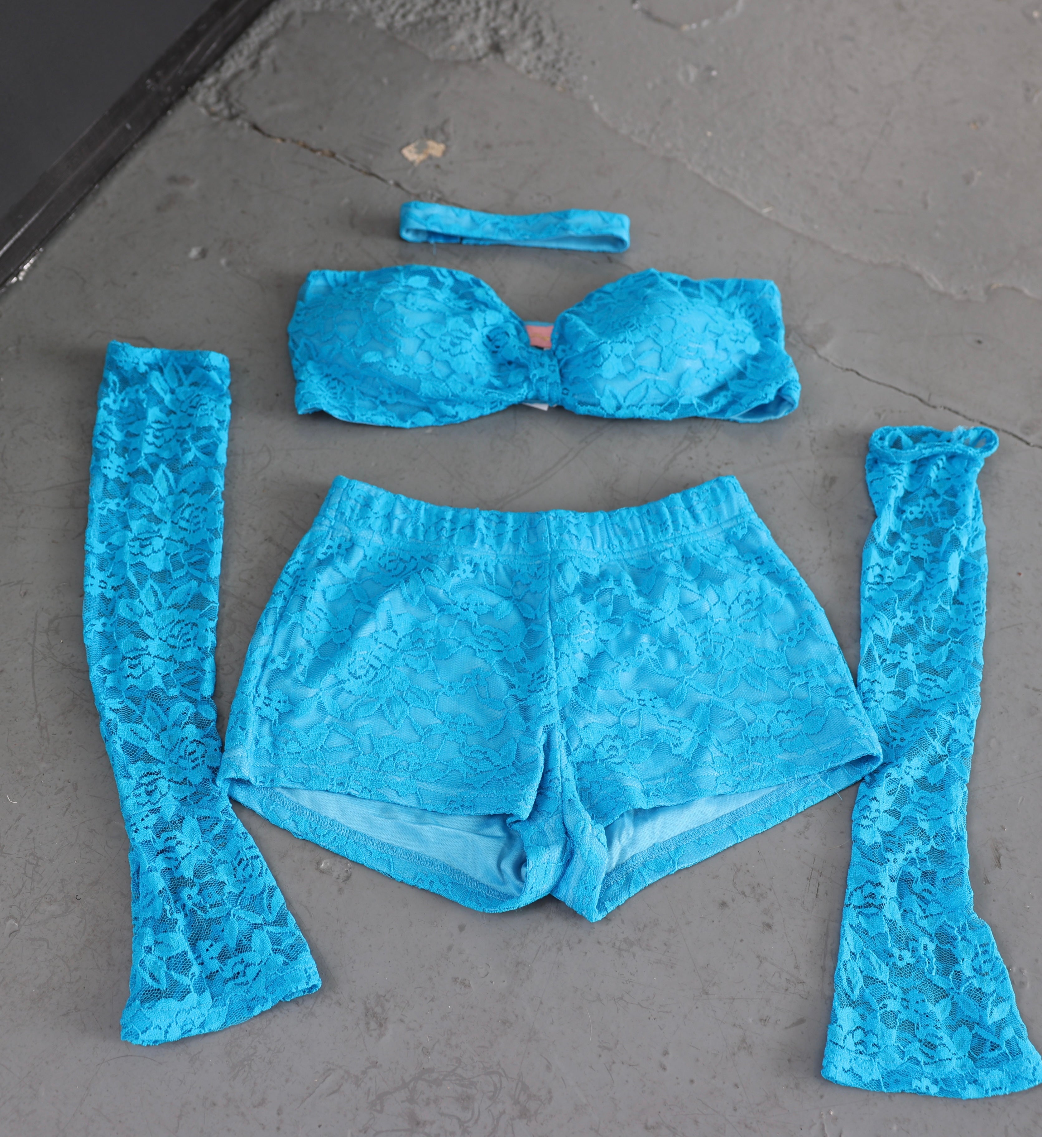 The Signature Lace Five-Piece Set – Sky blue