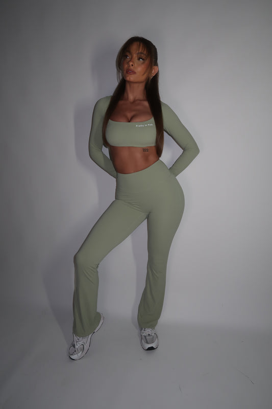 GYM GIRL ERA EXCLUSIVE Olive Sculpt square neck top