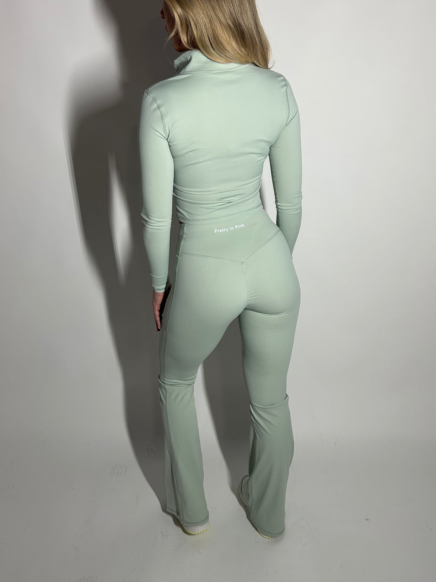 PRE-ORDER GYM GIRL ERA EXCLUSIVE Sage Sculpt V waist flared bottoms