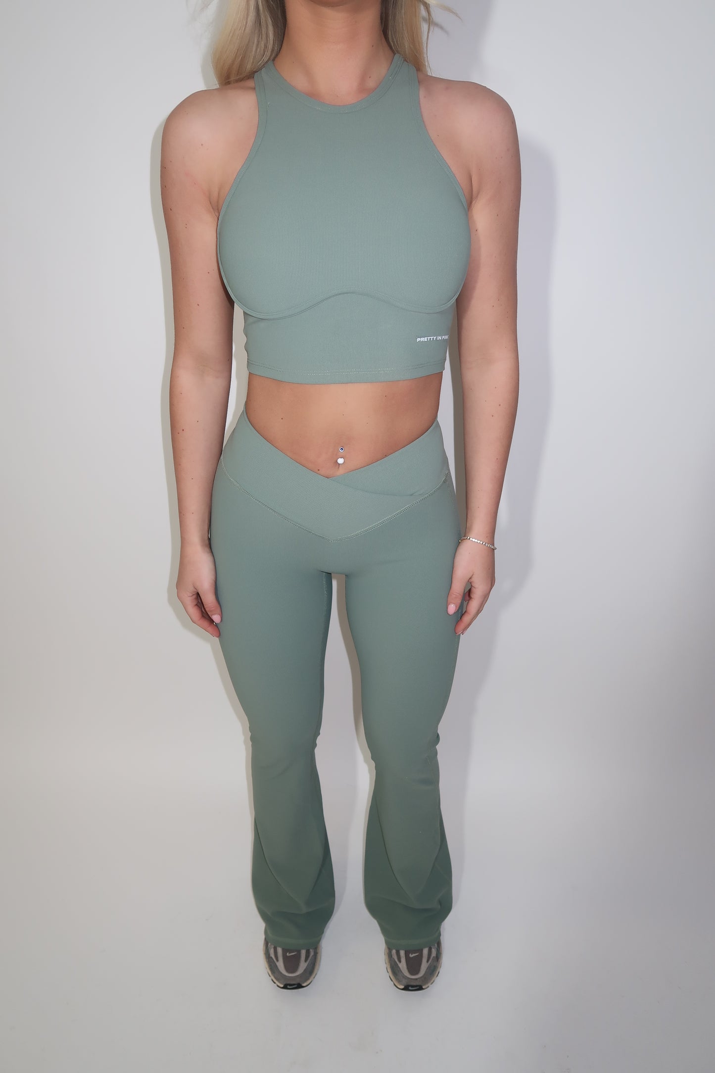GYM GIRL ERA EXCLUSIVE Sage green sculpt silhouette top