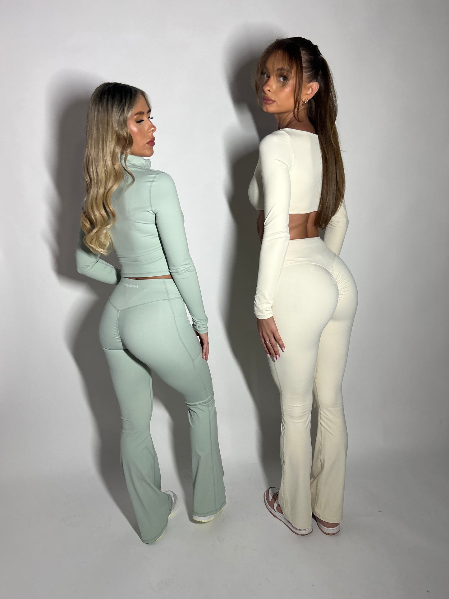 PRE-ORDER GYM GIRL ERA EXCLUSIVE Sage Sculpt V waist flared bottoms