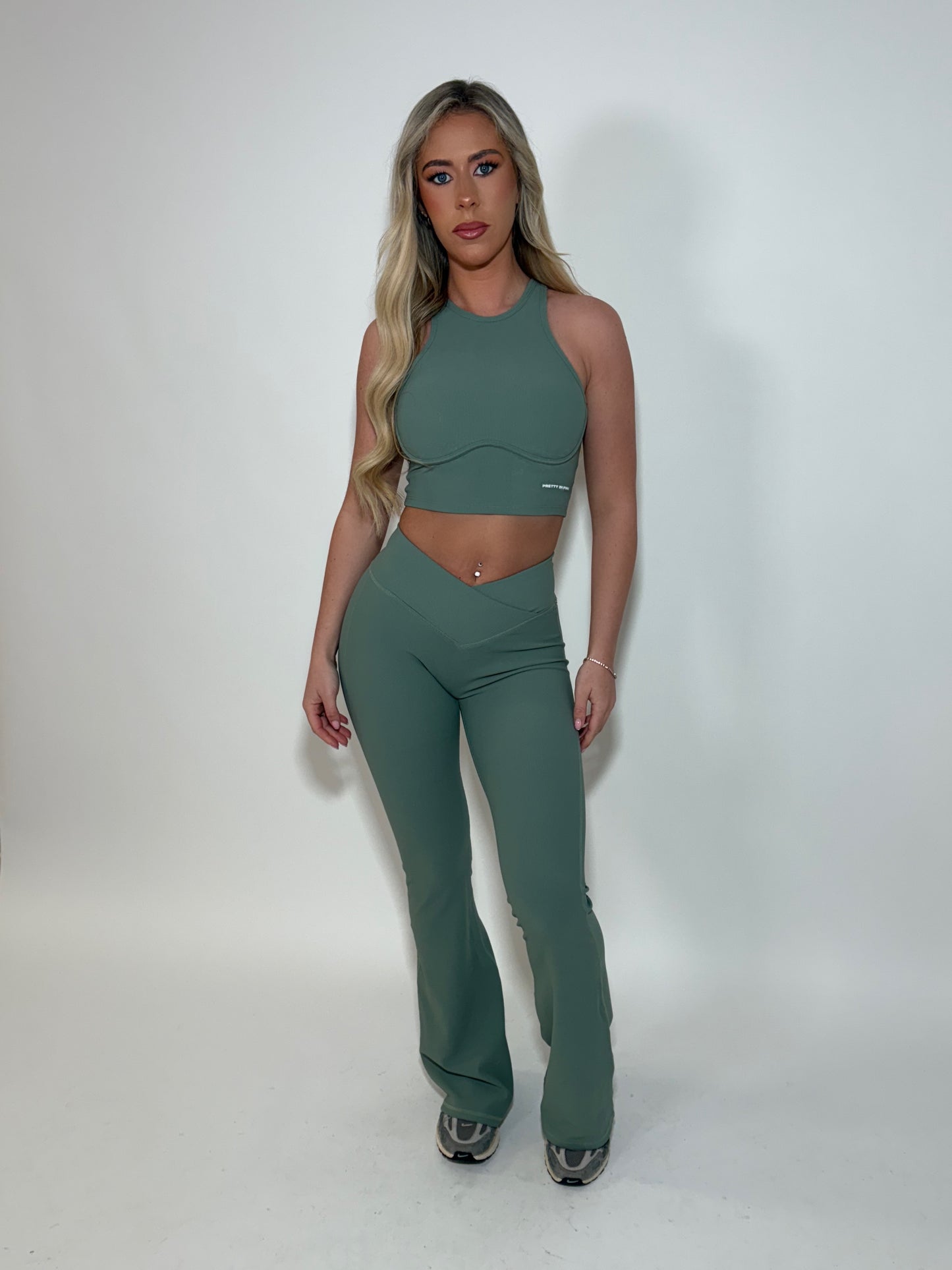 GYM GIRL ERA EXCLUSIVE Sage green sculpt silhouette top