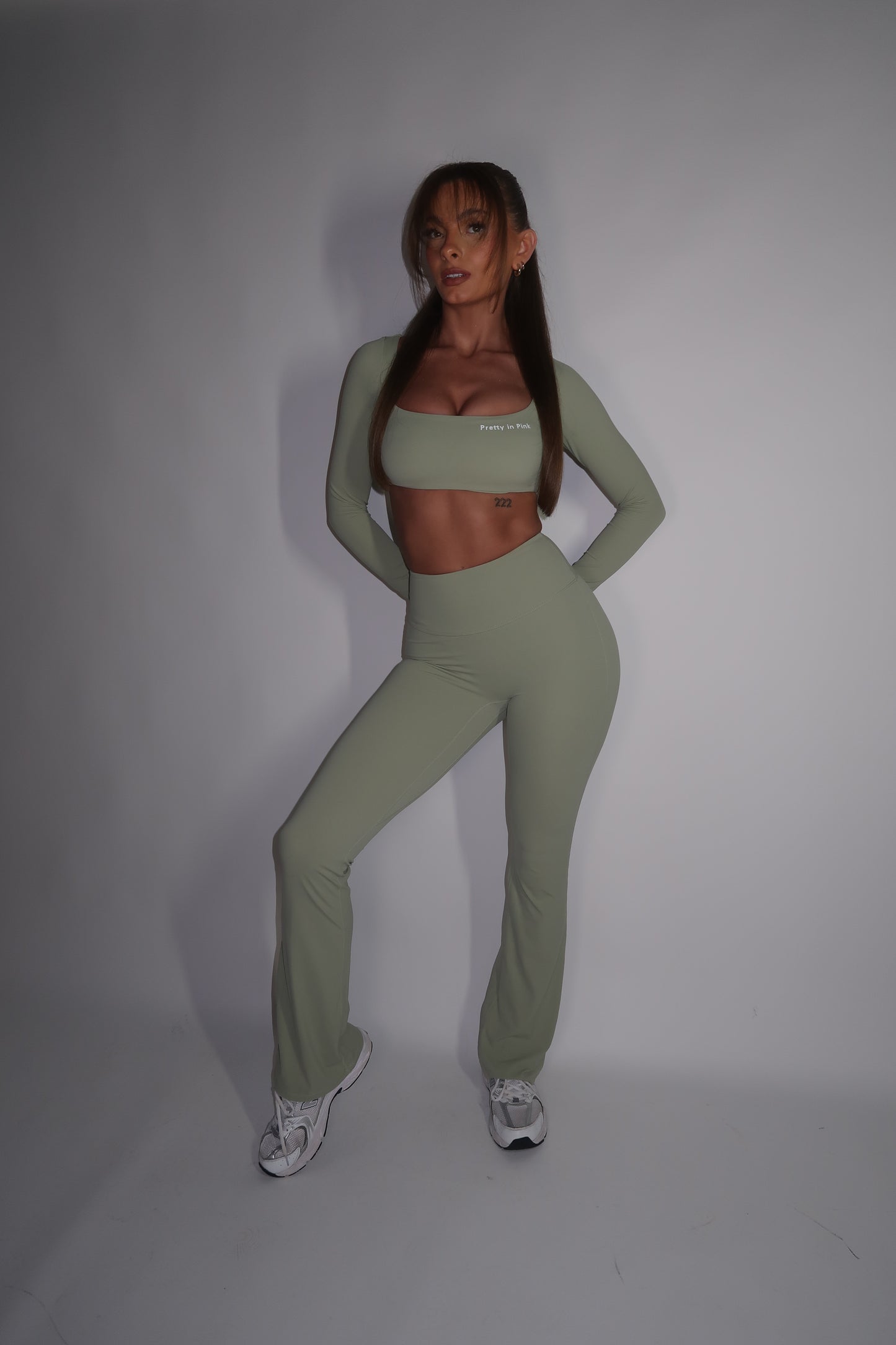 GYM GIRL ERA EXCLUSIVE Olive Sculpt square neck top