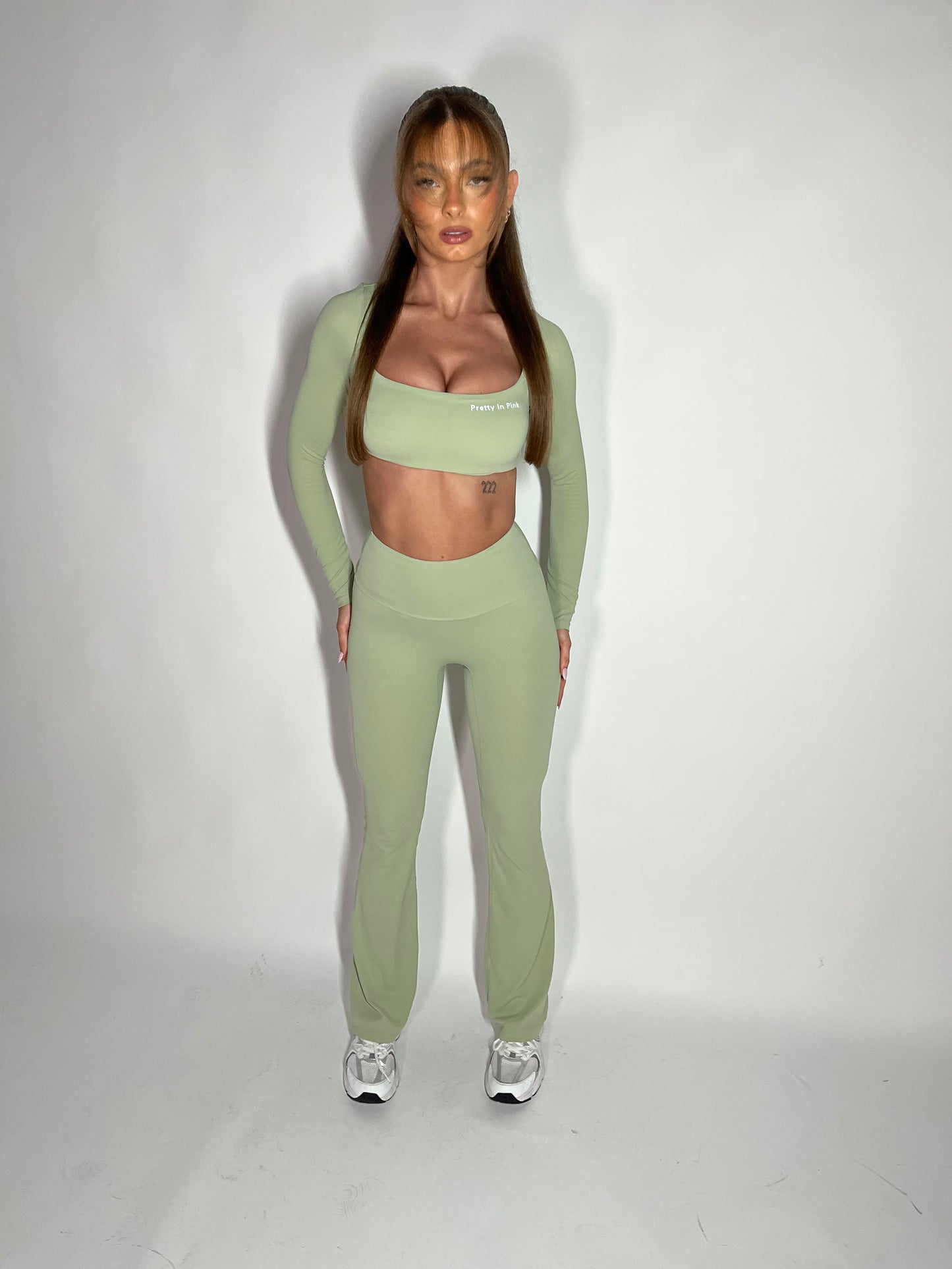 GYM GIRL ERA EXCLUSIVE Olive Sculpt square neck top