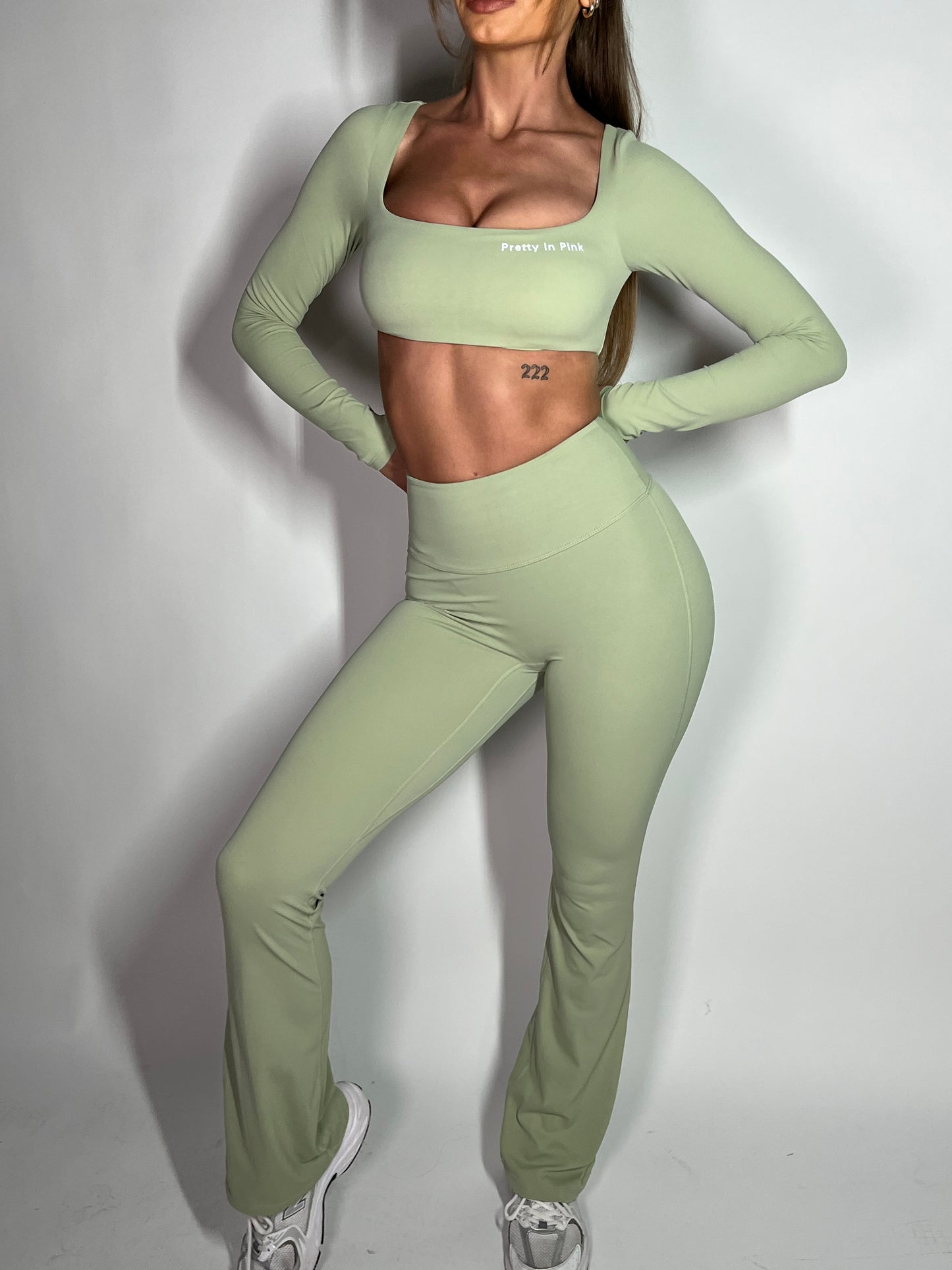 GYM GIRL ERA EXCLUSIVE Olive Sculpt square neck top